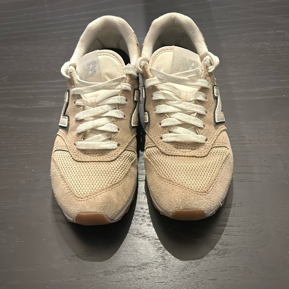 New Balance 996 Wonens Sneakers in Suede